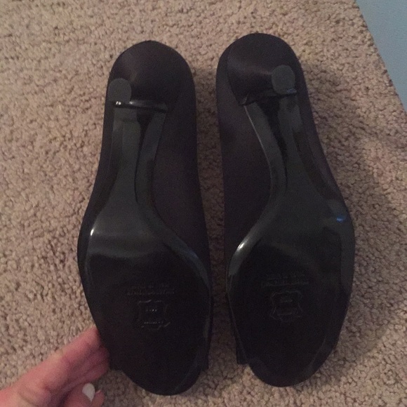 Stuart Weitzman Black Kitten Heels - Picture 2 of 6